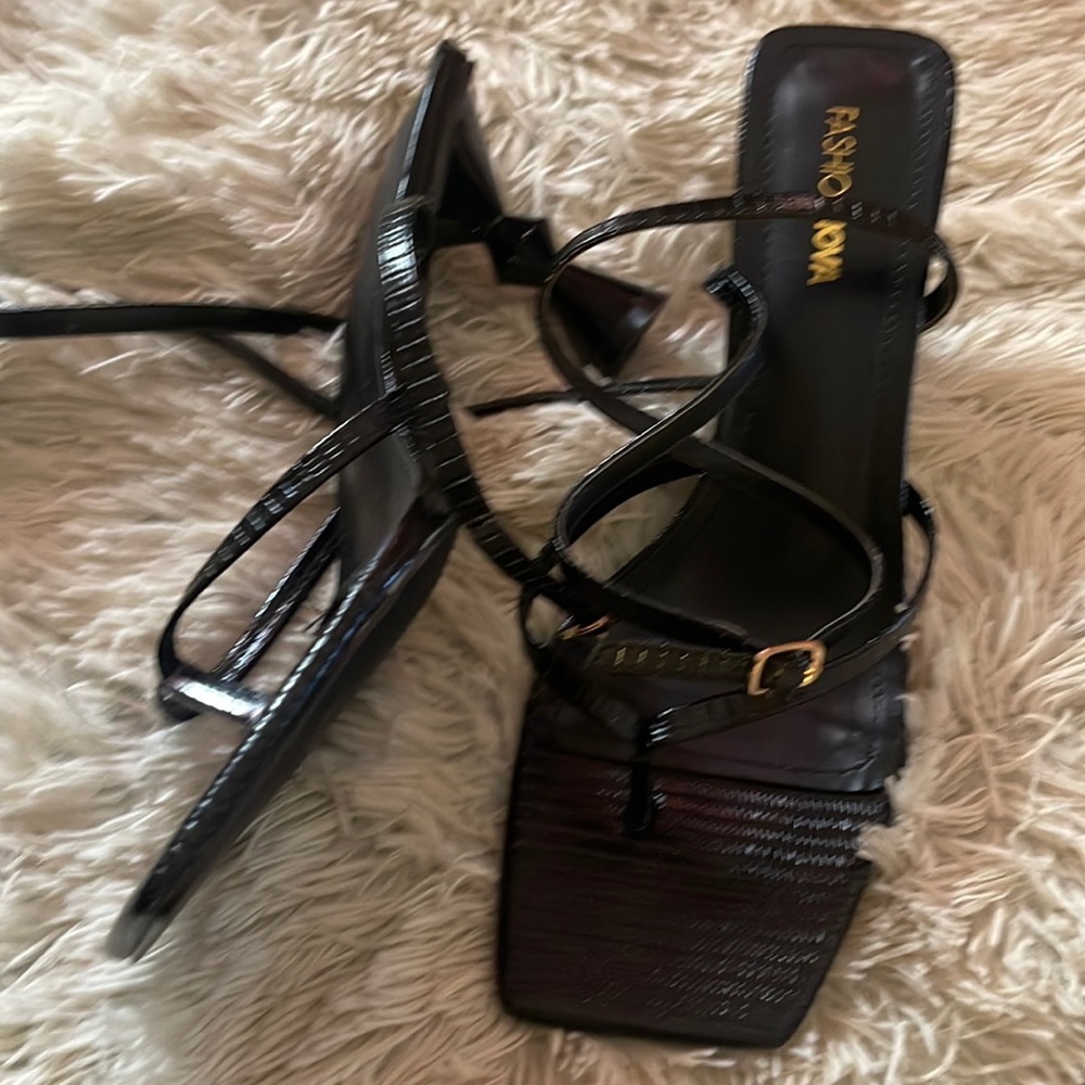 Fashion Nova NWOT Women’s 10 Black Square Toe Heeled Sandals Alligator Design